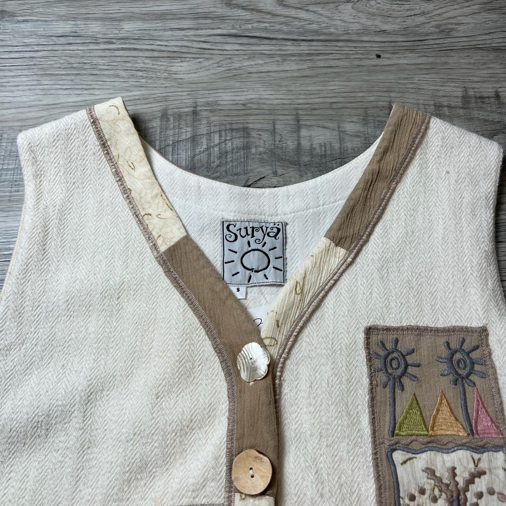 Surya Vest Womens Small Cream Boho Embroidered Patchwork Y2K Artsy Button Front - Picture 2 of 8
